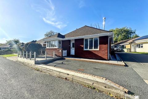 2 bedroom detached bungalow for sale, New Road, Begelly, Kilgetty