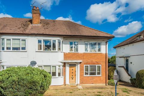 2 bedroom flat for sale, Fulwood Gardens, Twickenham TW1