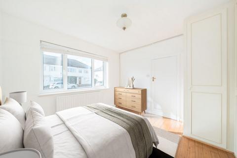 2 bedroom flat for sale, Fulwood Gardens, Twickenham TW1