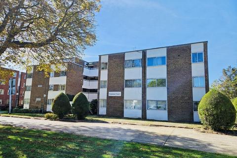 2 bedroom flat for sale, Coniston Court, Stonegrove, Edgware HA8