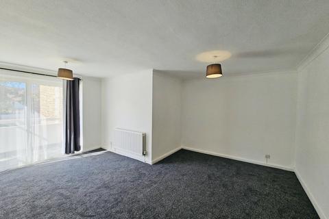 2 bedroom flat for sale, Coniston Court, Stonegrove, Edgware HA8