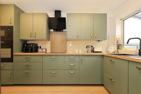 3 bedroom detached house for sale, Falcon Close, Kidderminster