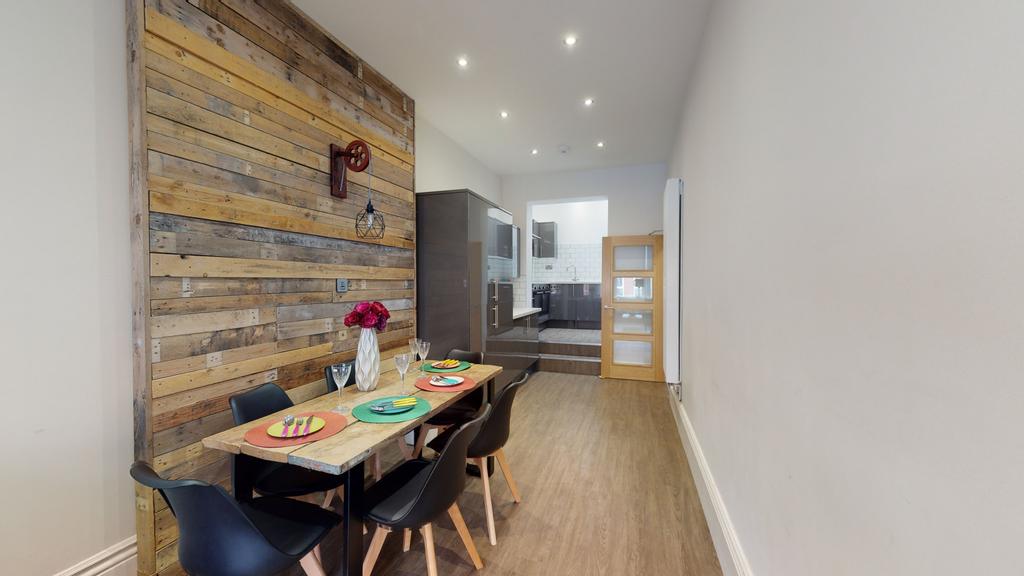 House in Nottingham - View 3