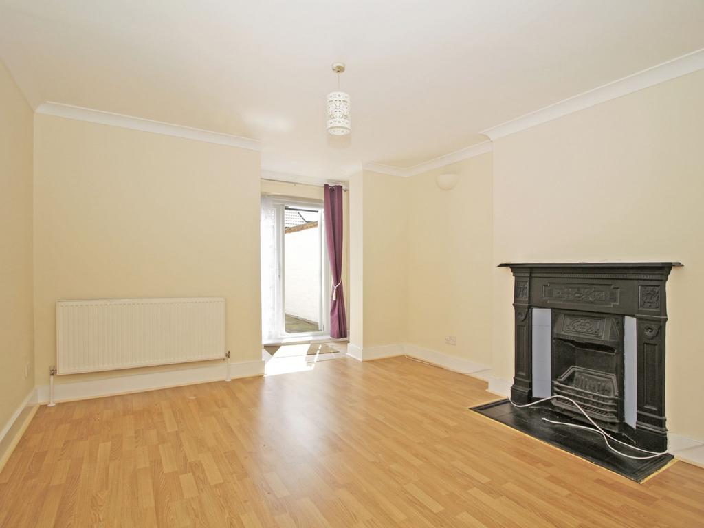Apartment in Catford - View 2