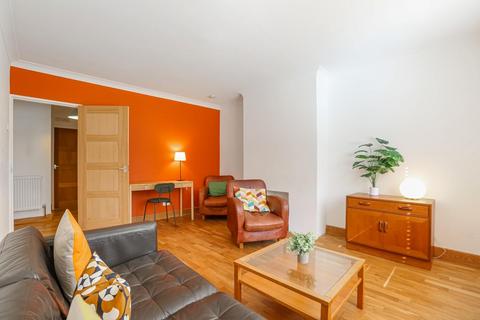 3 bedroom flat for sale, Gordon Grove, London, SE5