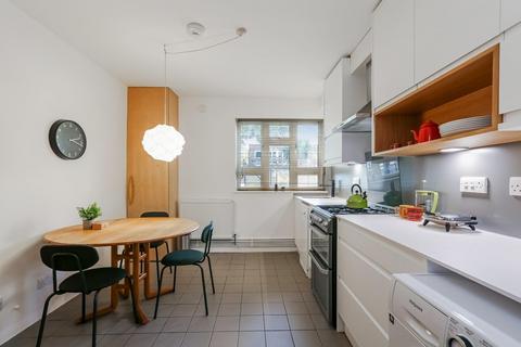 3 bedroom flat for sale, Gordon Grove, London, SE5