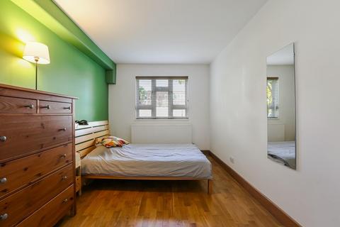 3 bedroom flat for sale, Gordon Grove, London, SE5