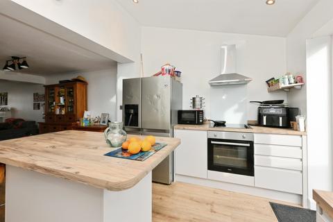 3 bedroom semi-detached house for sale, Champions Way, Hoddesdon