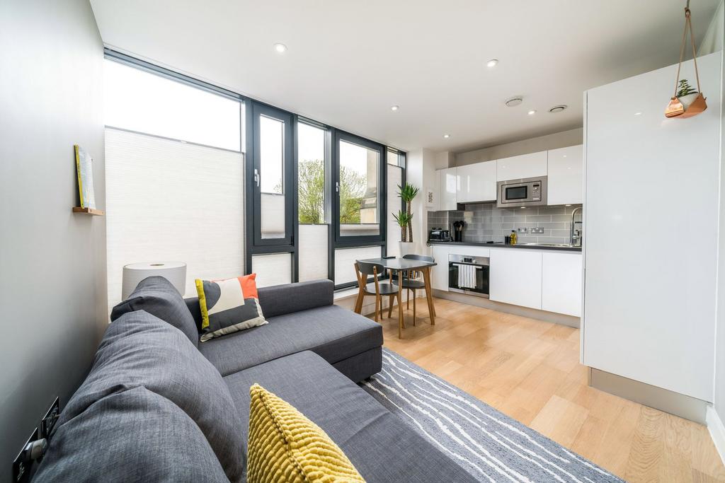 Apartment in London - More