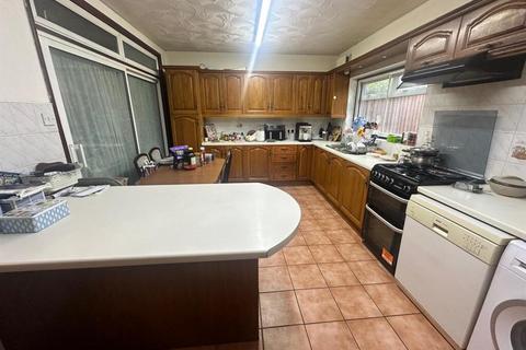 5 bedroom semi-detached house for sale, Great West Road, Hounslow, TW5