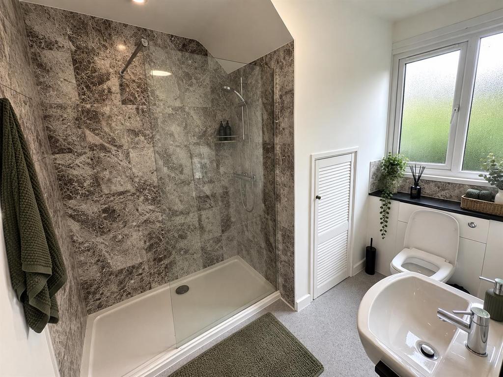 House in Nottingham - View 5