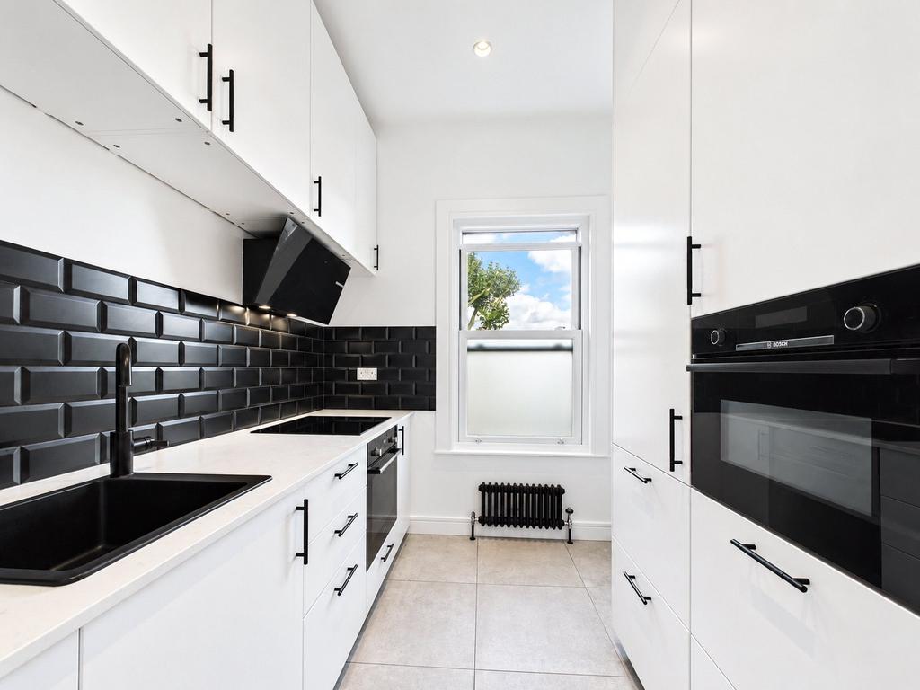 Apartment in London - View 4