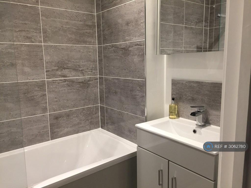 Apartment in London - View 3