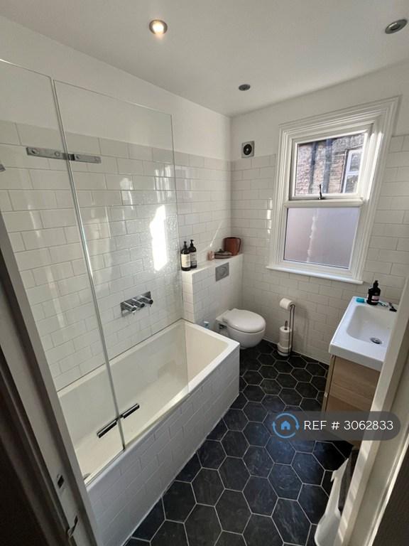 Apartment in London - View 3