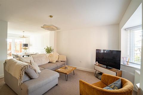 3 bedroom semi-detached house for sale, Lydd Close, St. Leonards-On-Sea