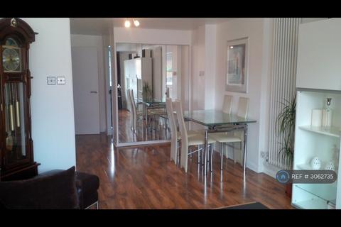 2 bedroom maisonette to rent, Singleton Close, London, SW17