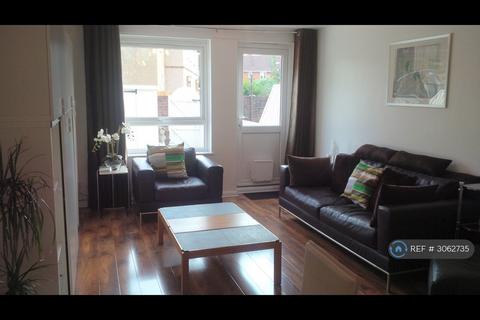 2 bedroom maisonette to rent, Singleton Close, London, SW17