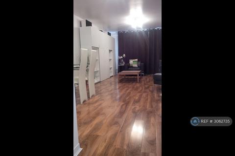 2 bedroom maisonette to rent, Singleton Close, London, SW17