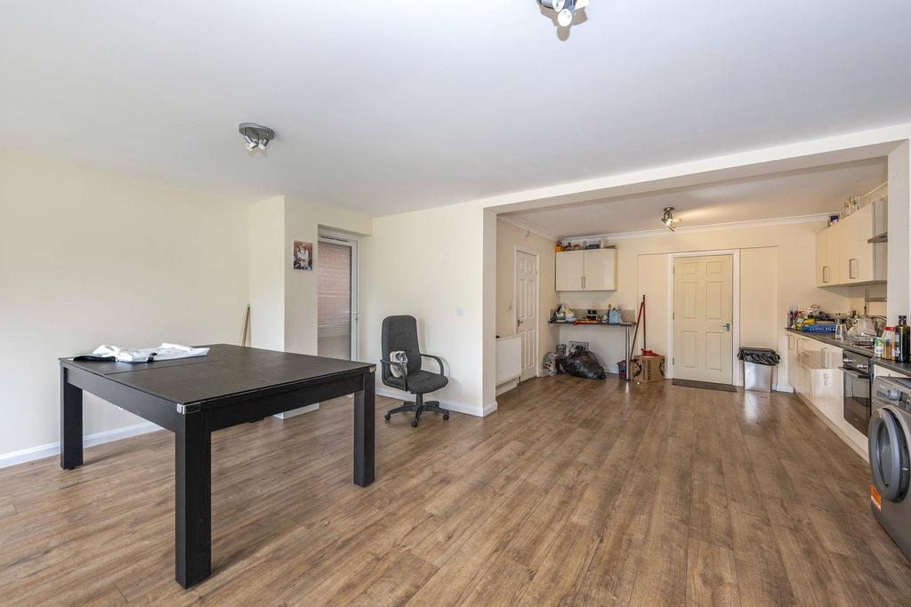 House in Hounslow - View 2