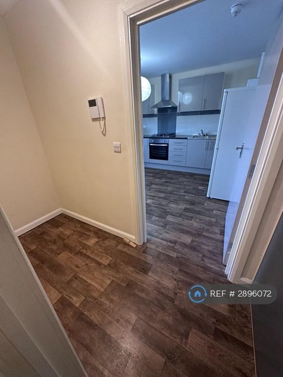 Apartment in Hounslow - View 2