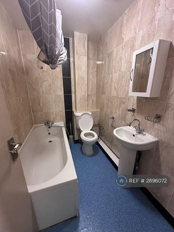 Apartment in Hounslow - More