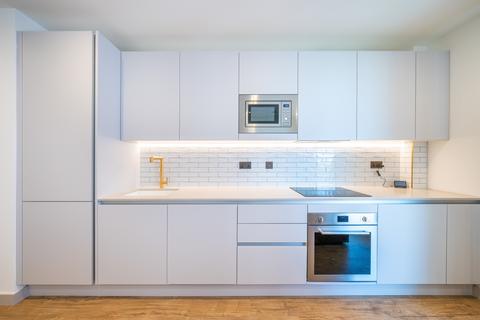 Studio to rent, The Eades, 11 Selborne Road London E17