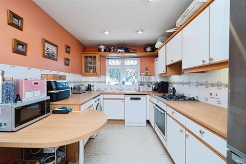 3 bedroom link detached house for sale, Grafton Way, West Molesey