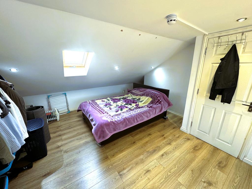 Apartment in Ilford - View 2