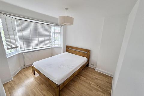 3 bedroom end of terrace house to rent, The Grange, Wembley