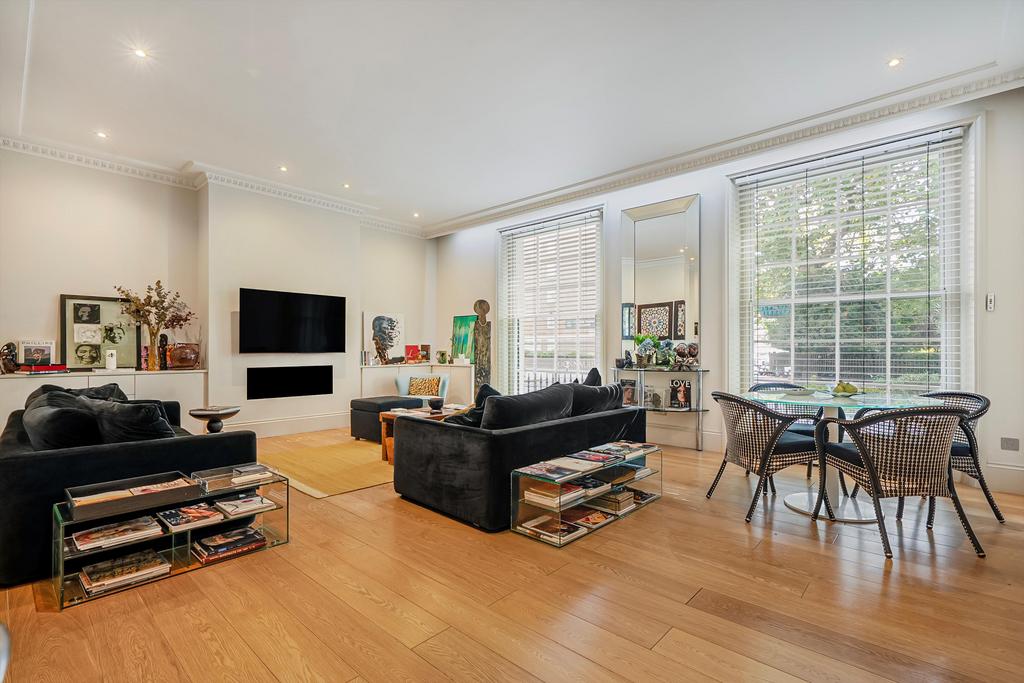 Apartment in Hyde Park - View 2