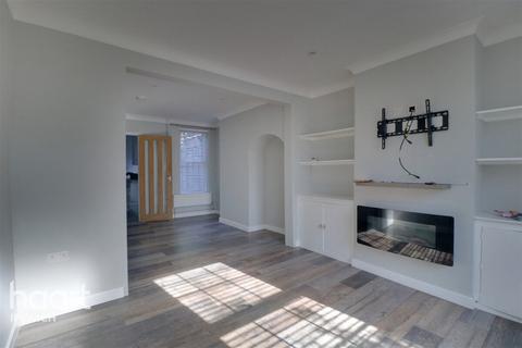 2 bedroom terraced house to rent, Sproughton Road, Ipswich