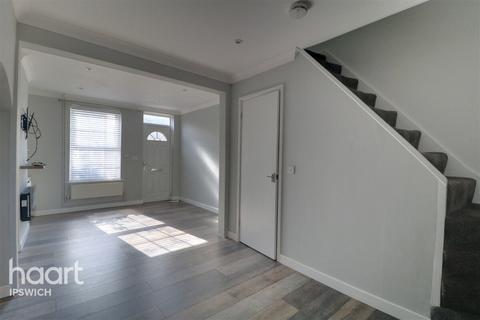 2 bedroom terraced house to rent, Sproughton Road, Ipswich