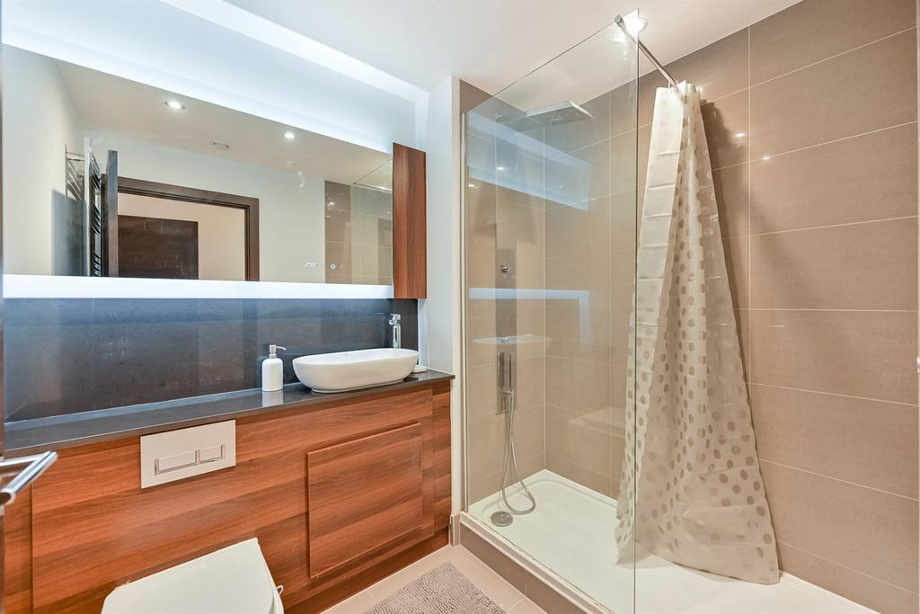Apartment in Reading - View 5
