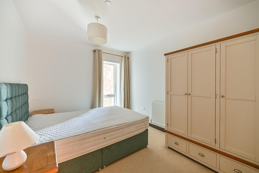 Apartment in Reading - More