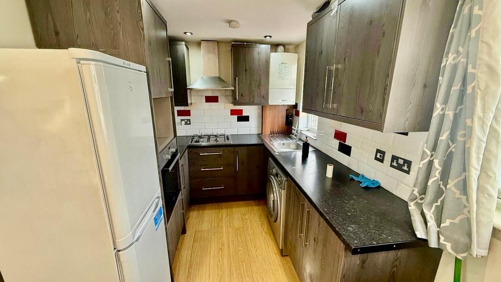 Apartment in Harrow - View 2