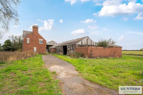 3 bedroom detached house for sale, Snaith Road, Rawcliffe, Goole