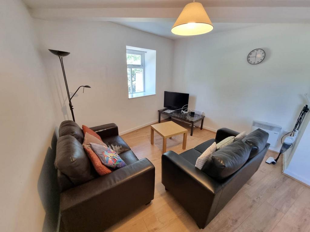 Apartment in Leeds, Sandford - More