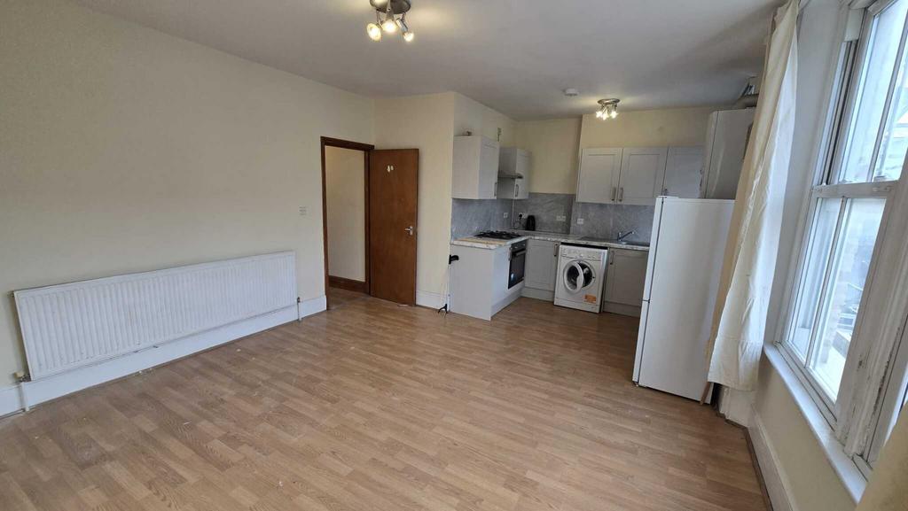 Apartment in London - View 2