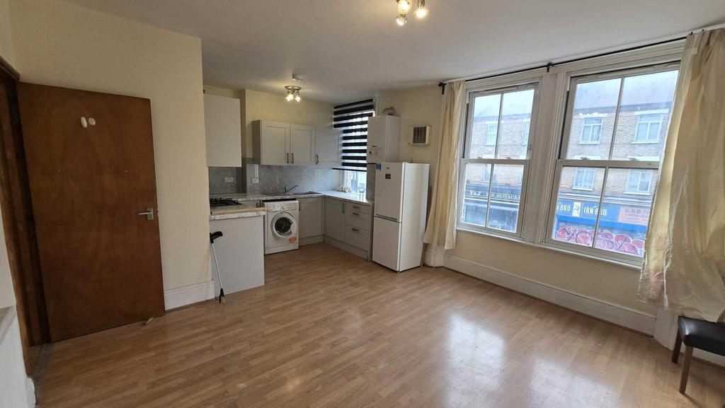 Apartment in London - View 3