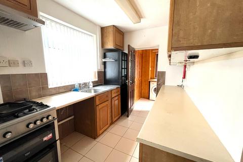 3 bedroom semi-detached house to rent, Jayton Avenue, Manchester, M20