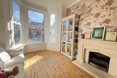 1 bedroom in a house share to rent, Broadfield Road, London, SE6