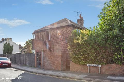 2 bedroom maisonette for sale, London Road, Gravesend, DA11