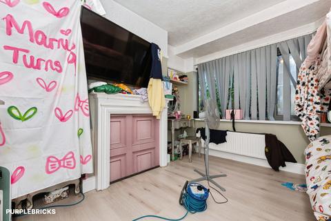 2 bedroom maisonette for sale, London Road, Gravesend, DA11