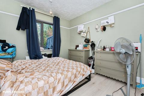 2 bedroom maisonette for sale, London Road, Gravesend, DA11