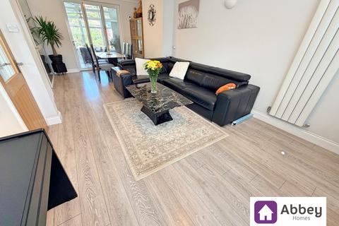 5 bedroom detached house to rent, Westfield Road, Leicester, LE3