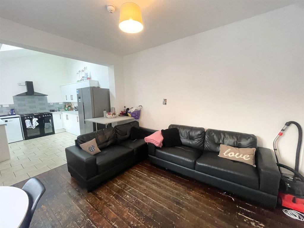 House in Nottingham - View 2