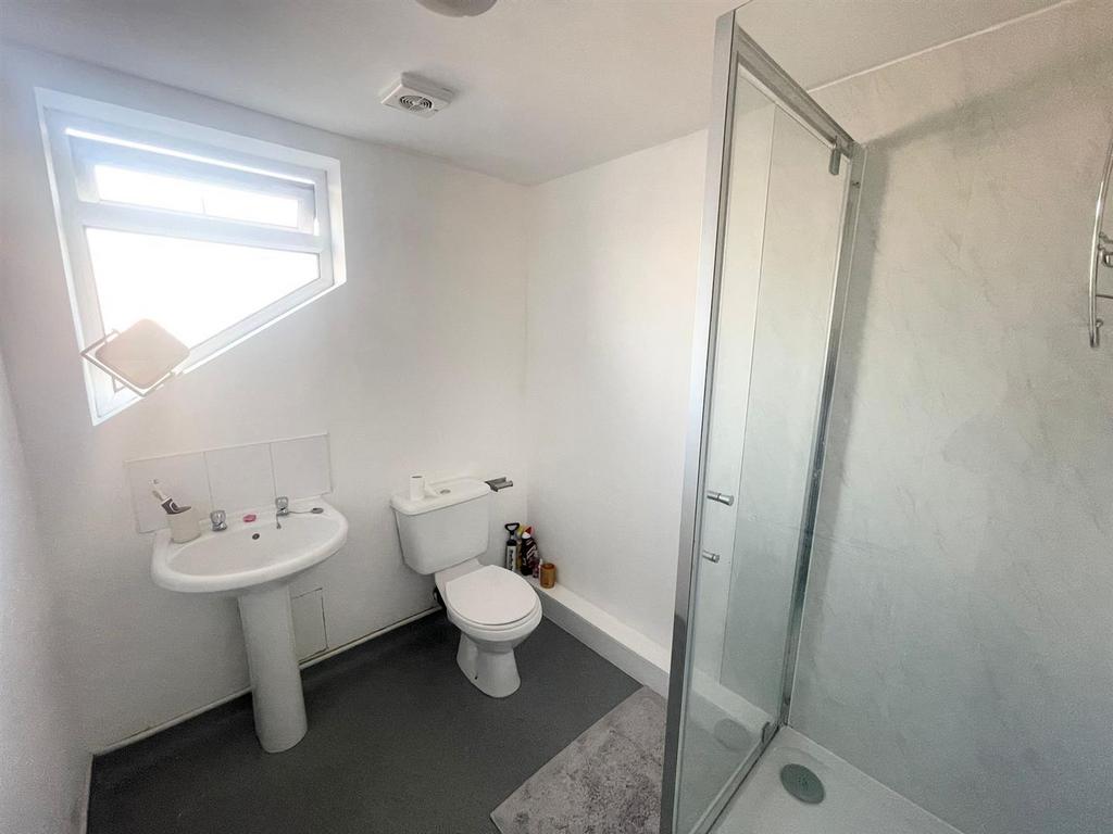 House in Nottingham - View 5