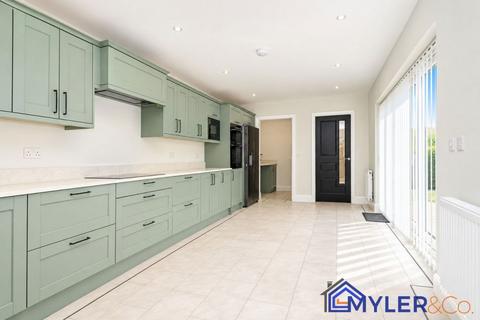 6 bedroom semi-detached house for sale, Cronton Road, Widnes, WA8 5QG