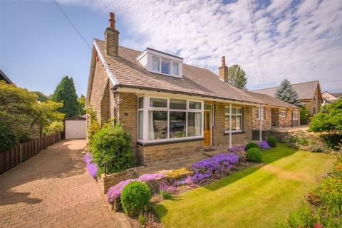 3 bedroom detached house for sale, Lyndhurst Avenue, Brighouse