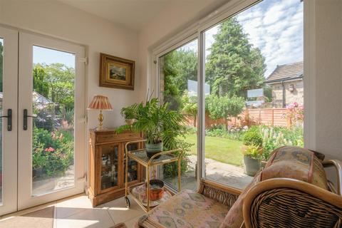 3 bedroom detached house for sale, Lyndhurst Avenue, Brighouse